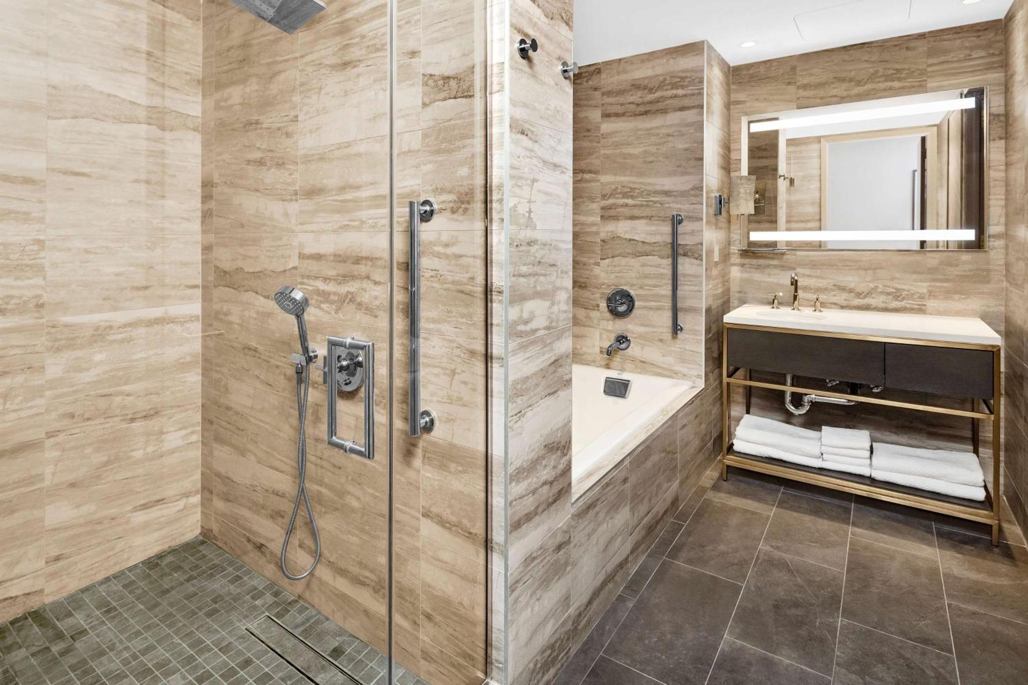 Hilton Club The Central At 5Th New York Bagian luar foto