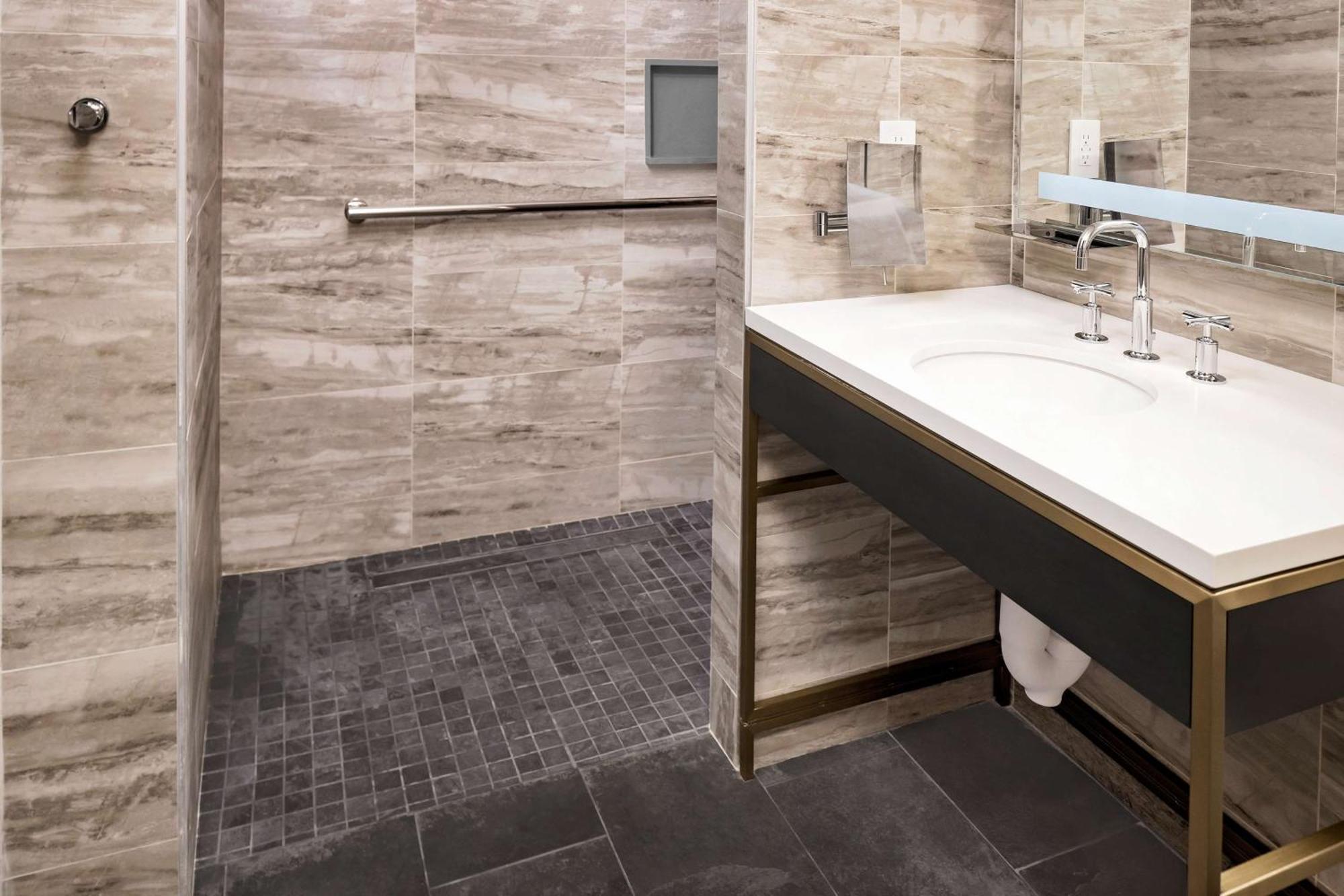 Hilton Club The Central At 5Th New York Bagian luar foto